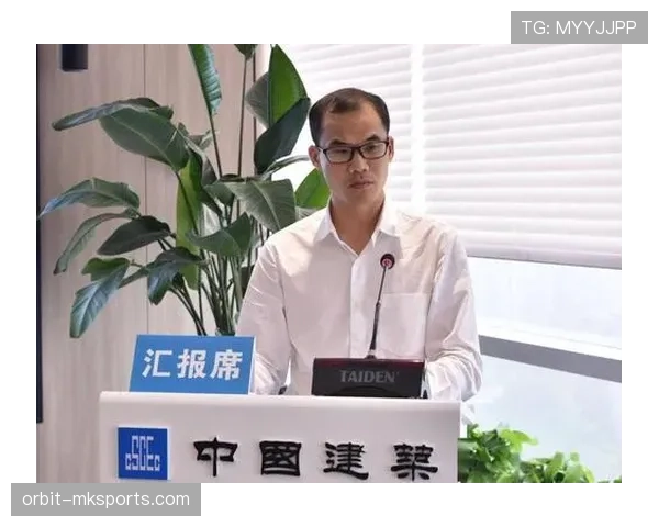 范戴克长传精准技术展现稳健后防组织能力